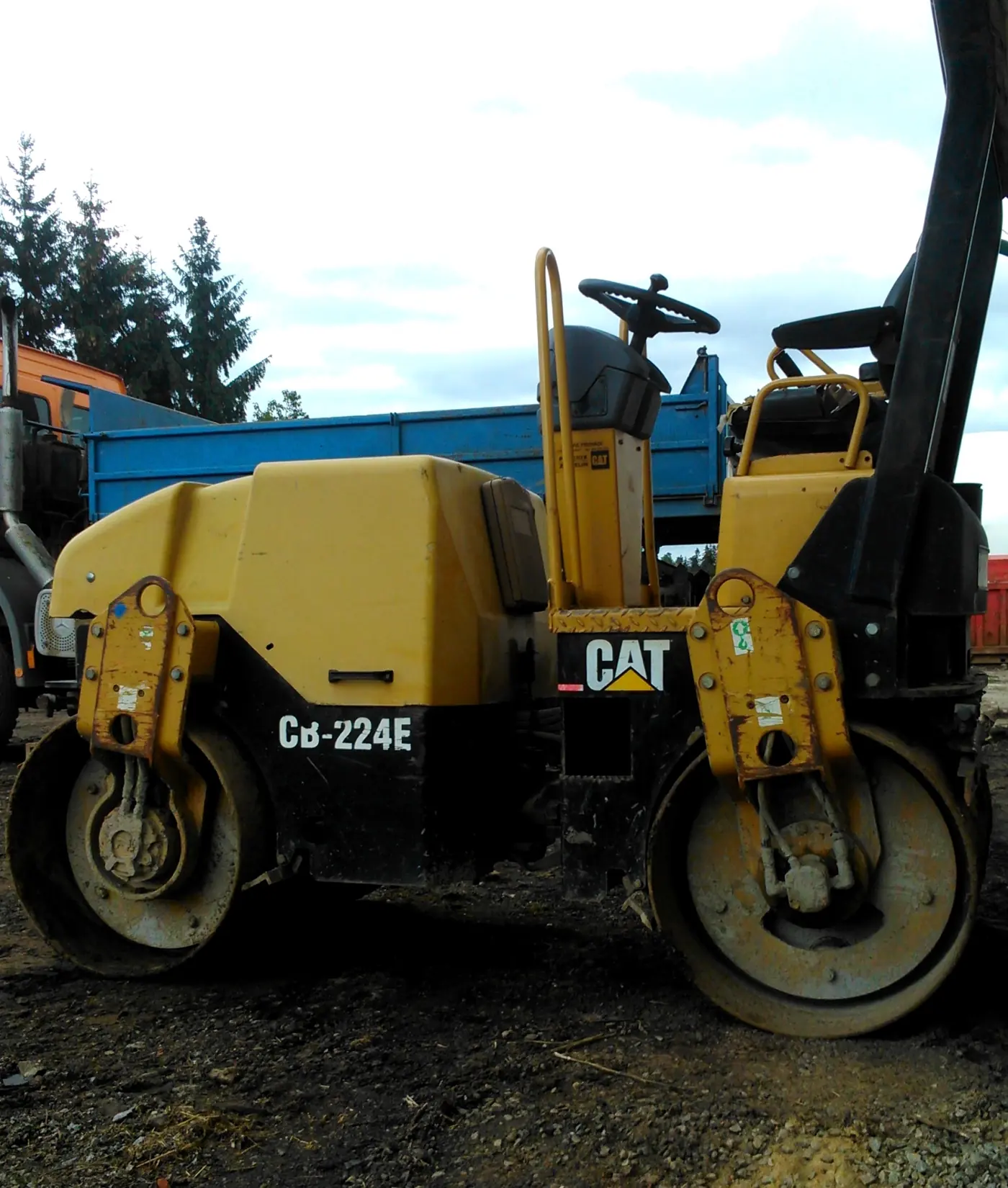 CAT 224 — vozový park HOLCNER – DOPRAVA