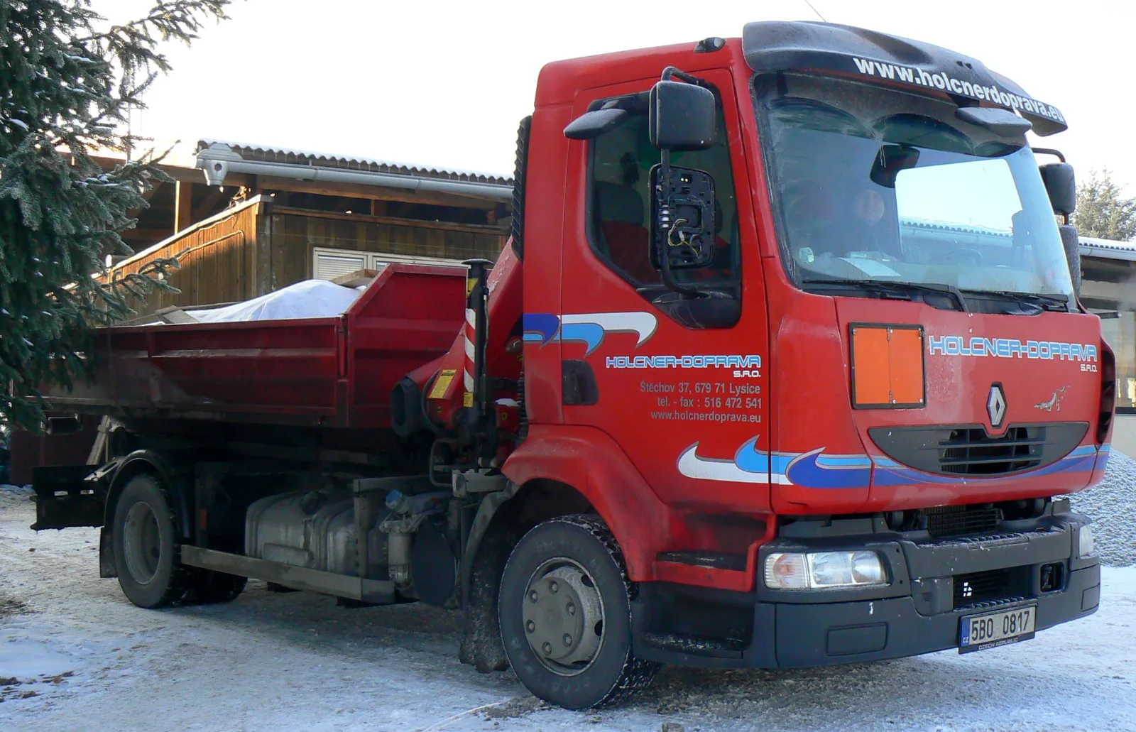 Kontejnerové nákladní auto s hydraulickou rukou,uveze 5t nákladu