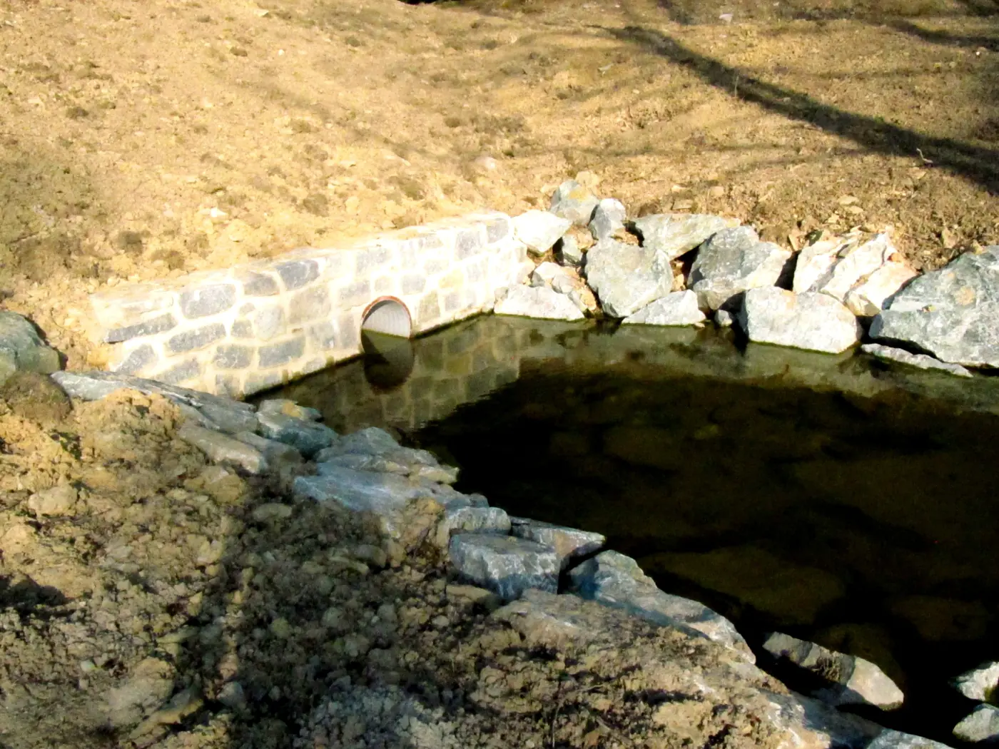 Vodní nádrž a poldr v obci Buková