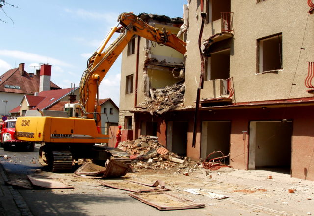 2008 – Demoliční práce v Luhačovicích